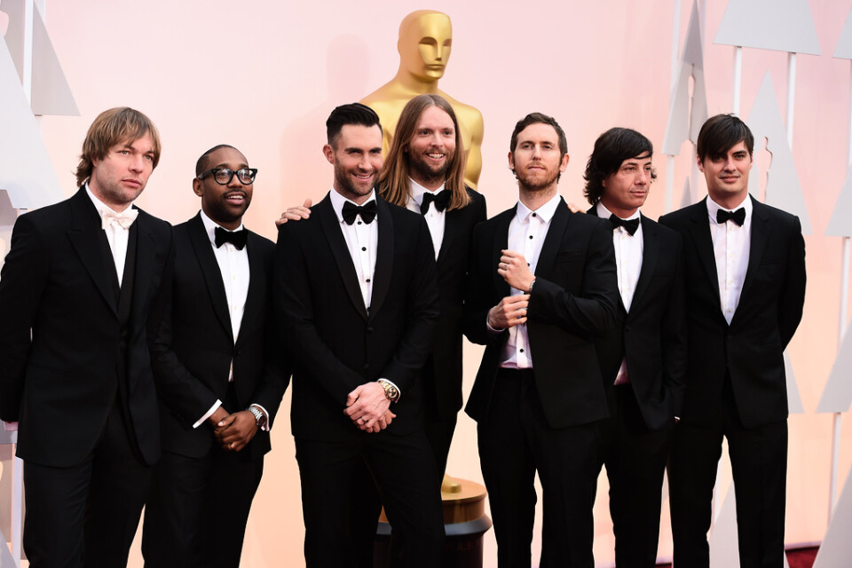 Mickey Madden (till vänster) tillsammans med övriga medlemmar i Maroon 5.