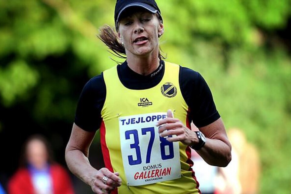 Liselotte Håkansson var snabbast runt fem kilometer i Tjejloppet. Bilder: Peter Åklundh