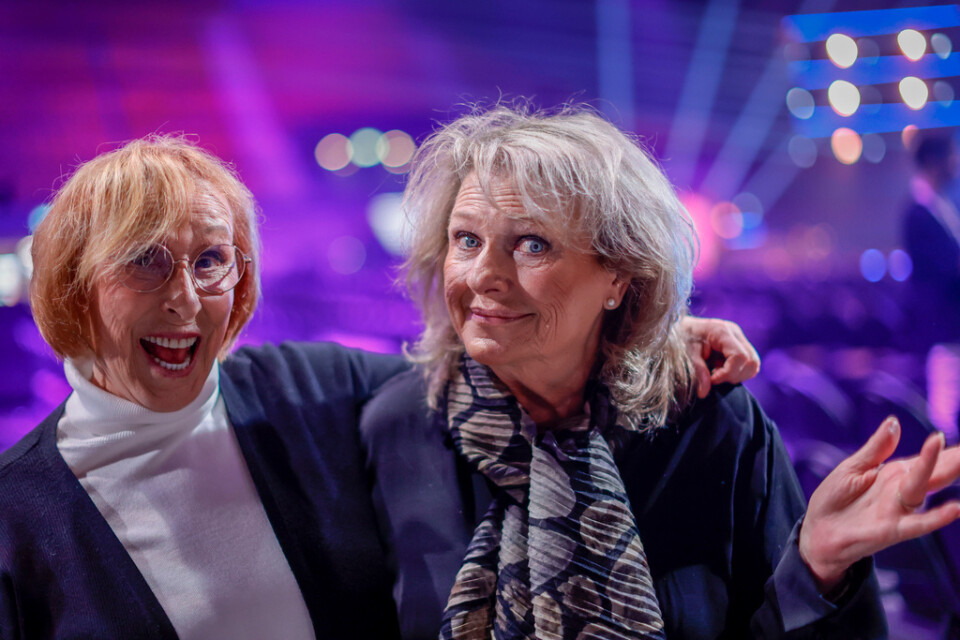 Eva Rydberg och Ewa Roos tävlar med "Länge leve livet".
