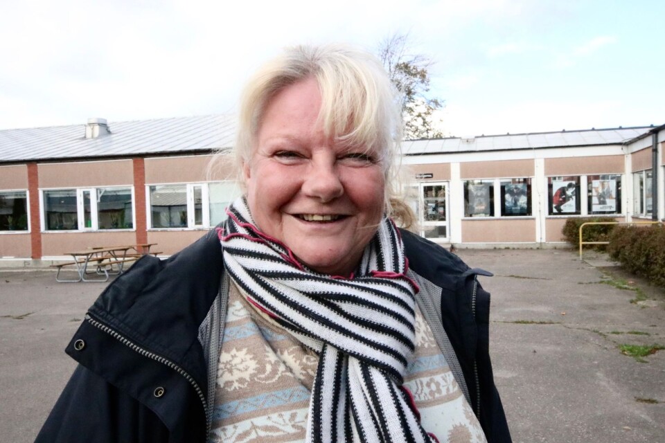 JA röstar Carina Adolfsson Elgestam (S), ordförande i Socialdemokraterna i Mörbylånga kommun. Bosatt i Färjestaden: