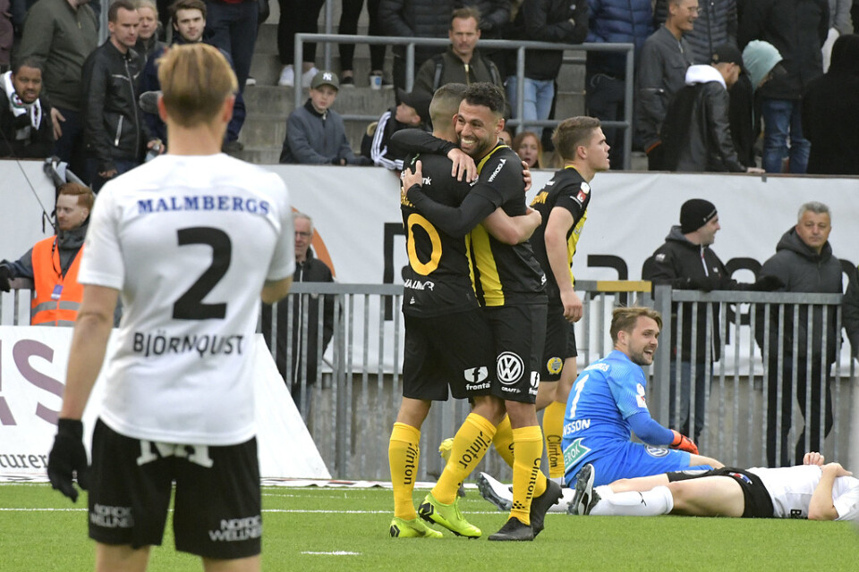 Hammarbys Imad Khalili jublar efter sitt 3–0-mål under söndagens allsvenska fotbollsmatch mellan Hammarby och Örebro. Gästande Hammarby vann till slut med 3–2.