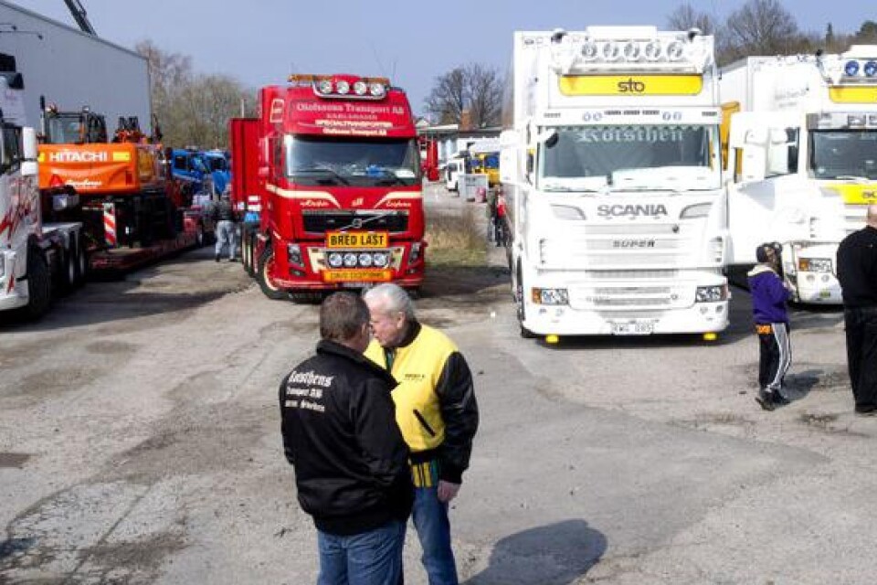 Speciella transporter. Olika typer av lastbilar hittade till utställningen i Sörby, däribland flera specialtransporter.