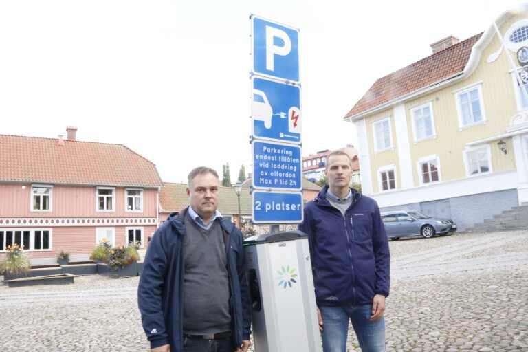 Äntligen blir det dyrare att köra elbil i Ulricehamn