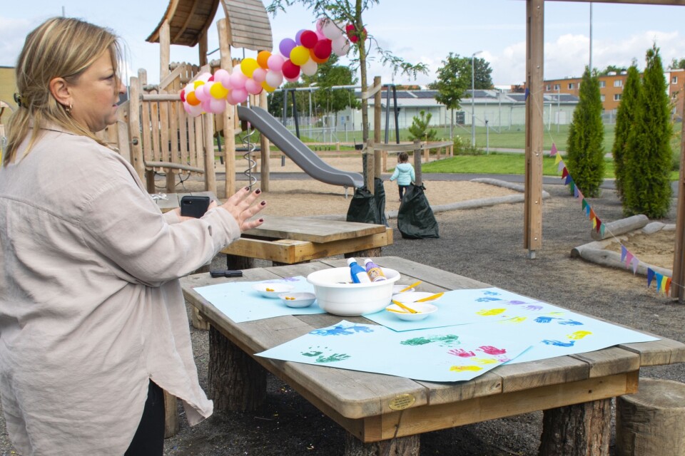 The playground at the preschool is designed to fit in with the curriculum, Bodil Bengtsson, development manager at Hjärtebacke, tells us.
