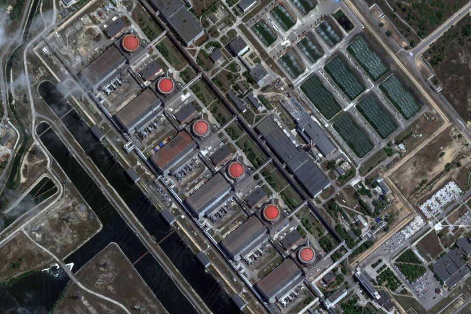 En nytagen satellitbild över kärnkraftverket i Zaporizjzja.