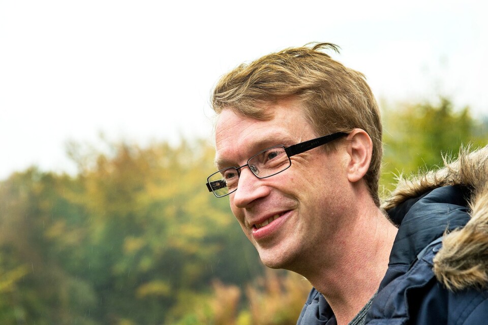 Mikael Nydahl är en av redaktörerna för antologin.