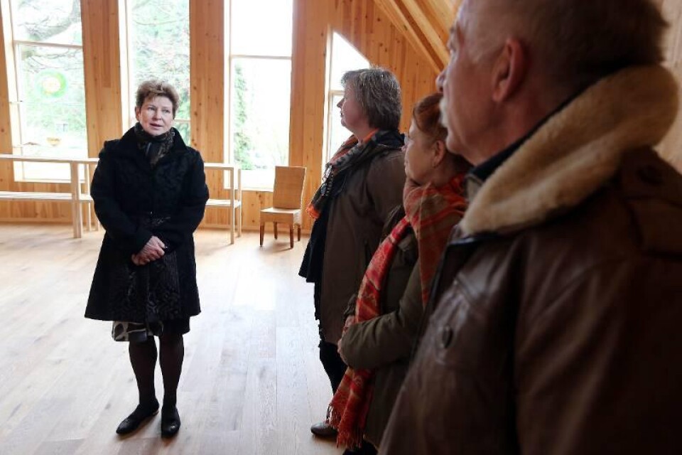 Fint besök. Landhövding Margareta Pålsson imponerades av Karin Malmgren och Roland Birgerssons Ecotopia. Kommunens näringslivs- och turismutvecklare Anne-Line Scheele var också på plats under finbesöket.