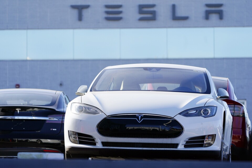 Omkring 8 000 Teslabilar återkallas efter bältesproblem. Arkivbild.