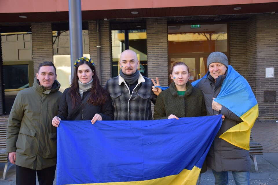 Manifestation för Ukraina, mot kriget, i Kristianstad. den 26 februari.  Yurii Liakhovych, Anna Khmyz, Oleksandr Khimiak, Tania Liakhovych och Oleg Stan.