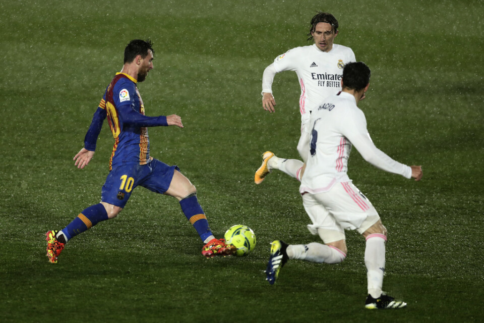 Barcelonas Lionel Messi och Real Madrids Luka Modric och Nacho kan få spela i superligan framöver – om den blir verklighet. Arkivbild.