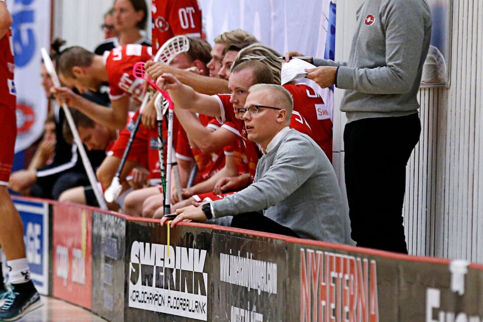 Craftstaden-tränaren Karl Ponténs sambo har fått leukemi och han är sjukskriven till den 28 oktober till att börja med.