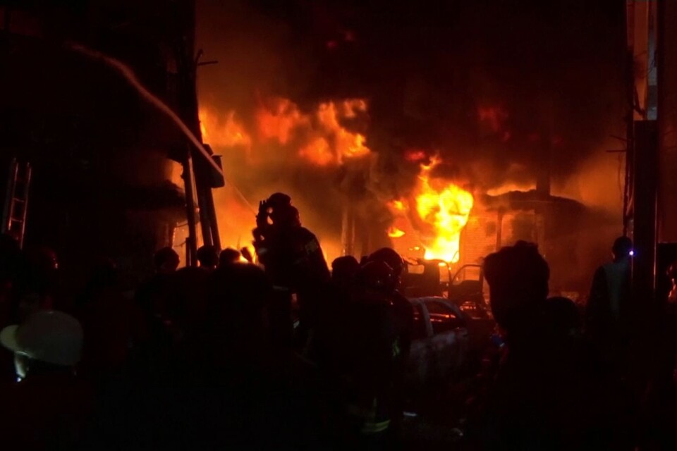 Branden bröt ut i en tätbefolkad del av Dhaka.