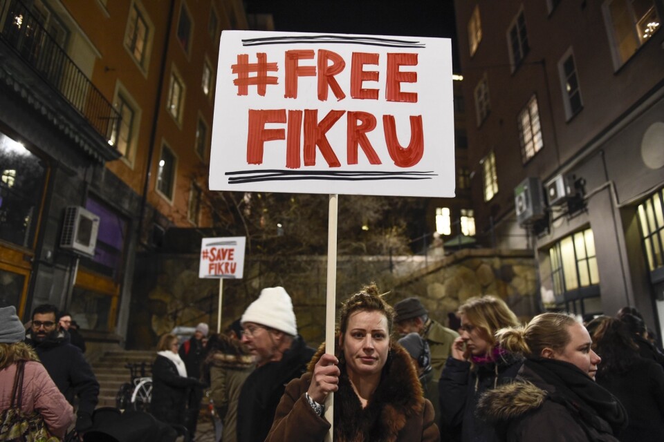 En demonstration utanför Etiopiens ambassad i Stockholm till stöd för fängslade och sjuke svenske hjärtläkaren Fikru Maru.