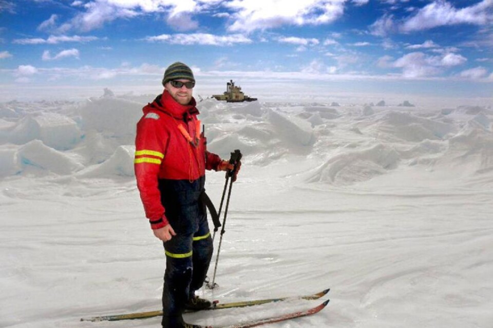 På skidor i Antarktis. Lars Arneborg och kollegan Anna Wåhlin är snart klara med datainsamlingen.