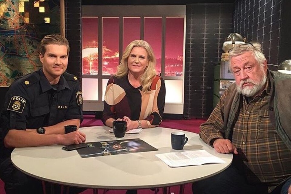 Ted Eriksson på plats i studion med programledaren Camilla Kvartoft och Leif GW Persson