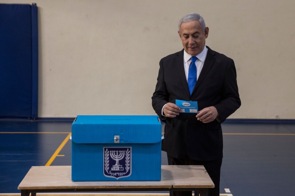 Benjamin Netanyahu förbereder sig inför att rösta i årets andra val i Israel.