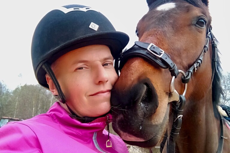 Åsa, 41, fick sin stroke på hästryggen: Jag bara skrek rätt ut ”Jag vill inte dö”