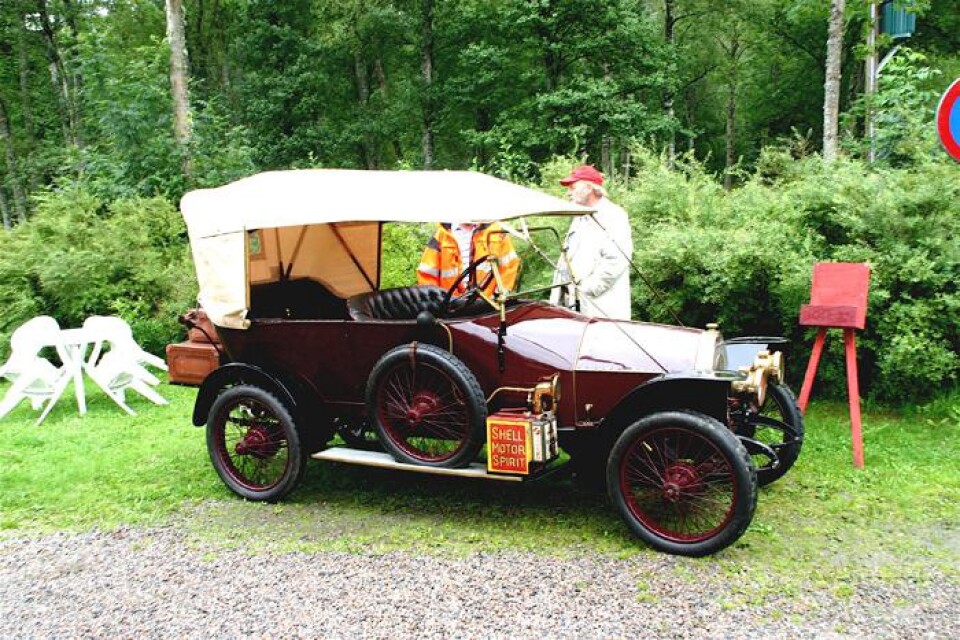 Änglagårdsbilen, en gång ägd av Herman Fahlgren, är världen äldsta bil av märket Mathis.