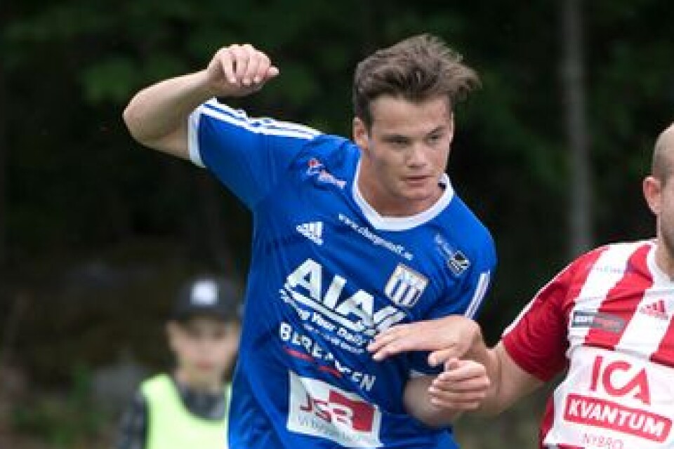 Mjällby AIF:s Anton Jonsson är klar för spel med IFK Berga i division 2.