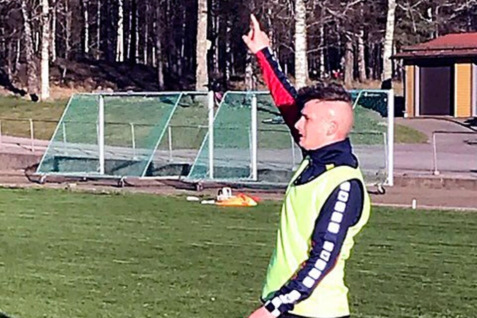 Herrljungas tränare Tobias Holmén hoppas att det pekar uppåt för laget i år.