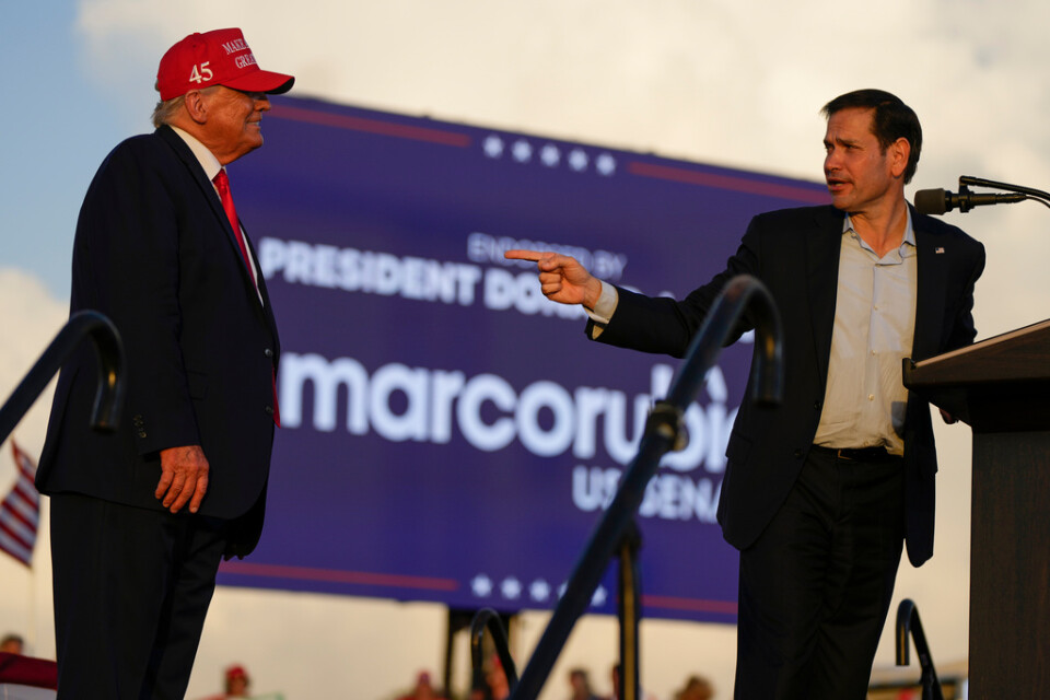 Donald Trump tycks vara på väg att avisera sin kandidatur i nästa presidentval. Här stöttar han Floridasenatorn Marco Rubio, som vill bli omvald, vid ett kampanjmöte i Miami i söndags.