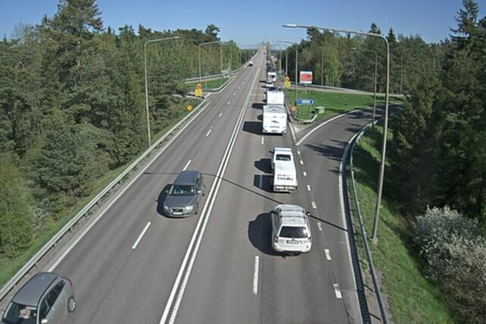 Vid 16-tiden så visade Trafikverkets webbkamera vid Svinö hur trafiken närmast stod stilla vid påfarten till Ölandsbron.