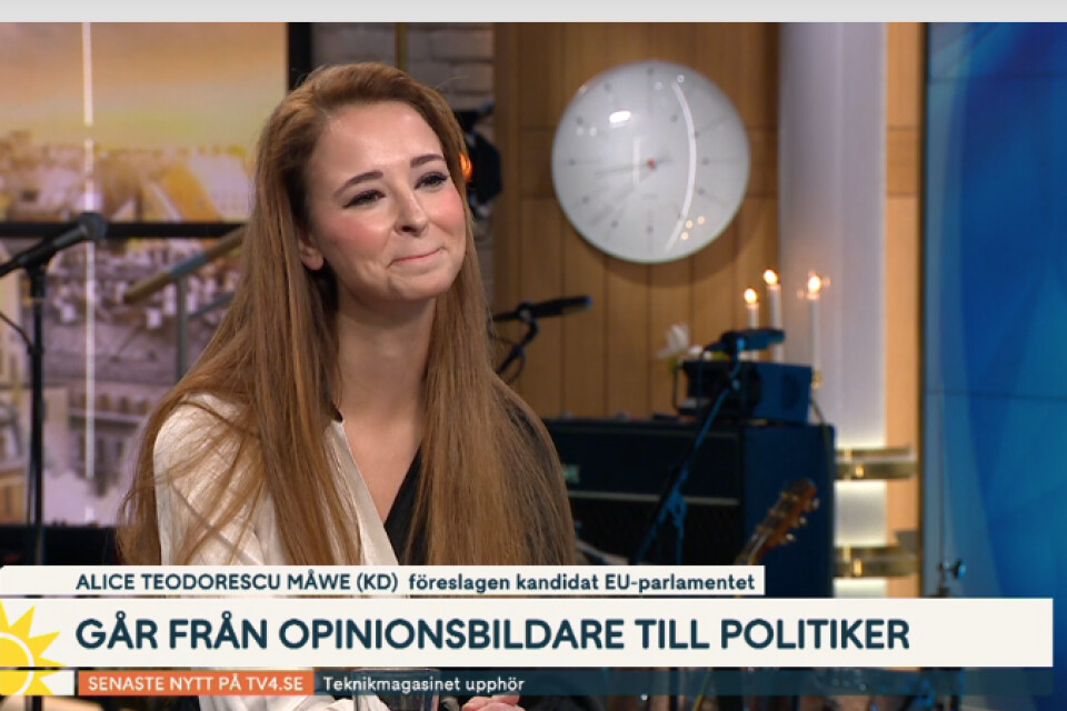 Alice Teodurescu Måwe får frågan om hon tror på Gud i TV4.