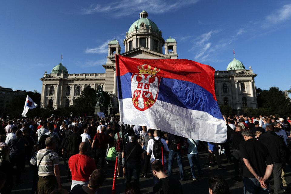 Demonstrationer mot president Aleksandar Vucić och hans regering framför det serbiska parlamentet på lördagen.