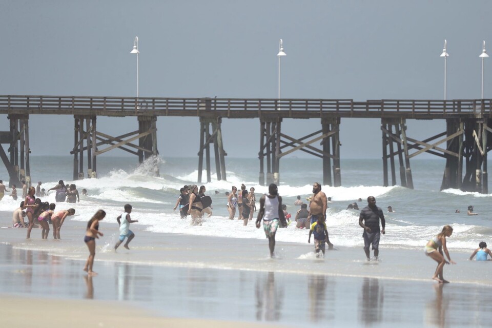 I väntan på stormen Isaias var Daytona Beach populär på lördagen.