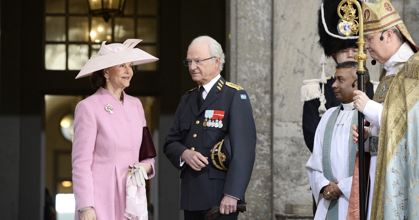 Kung Carl Gustaf och drottning Silvia anländer till Te Deum i Slottskyrkan i Stockholm lördagen den 30 april med anledning av högtidlighållandet av kung Carl Gustafs 70-årsdag. Foto: TT