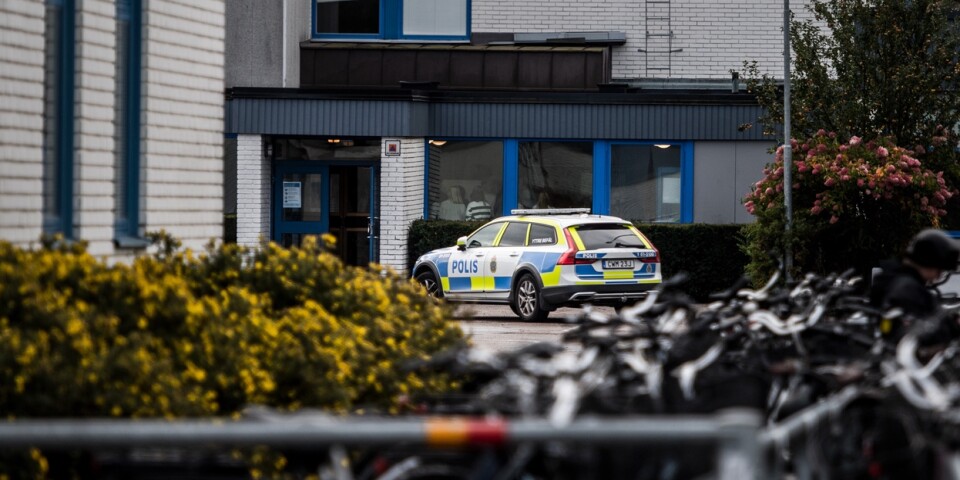 Polisen på plats efter bråk på Fagrabäckskolan i Växjö.