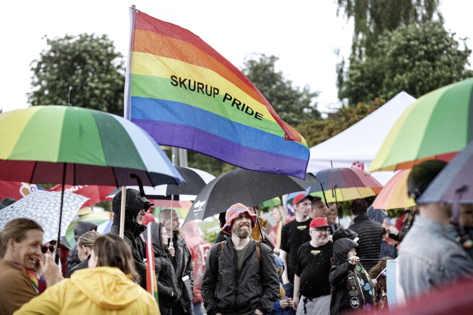 Förra årets prideparad genom Skurup lockade mycket människor, det hoppas Johan Ring att årets också ska göra. Trots att kommunen valt att inte delta.