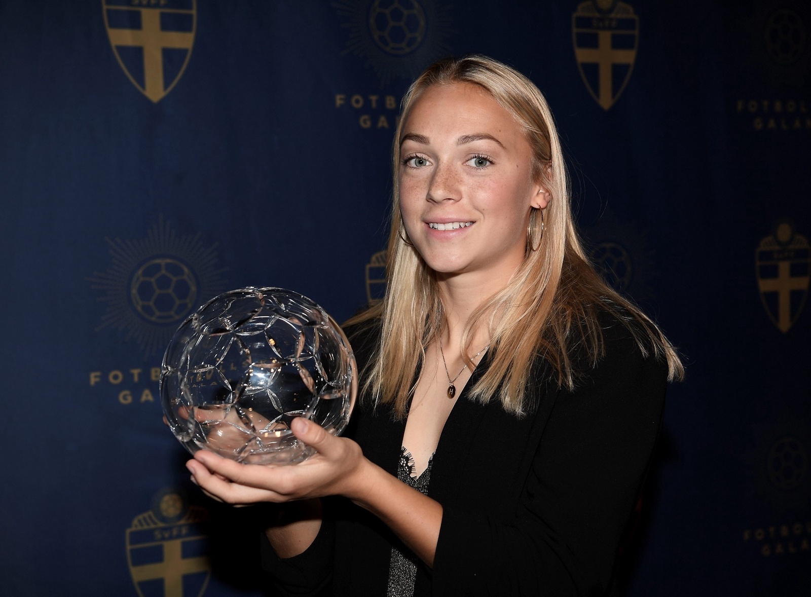 Hanna Bennison, FC Rosengård, fick ta emot priset för Årets genombrott i Damallsvenskan. Foto: Fredrik Sandberg/TT