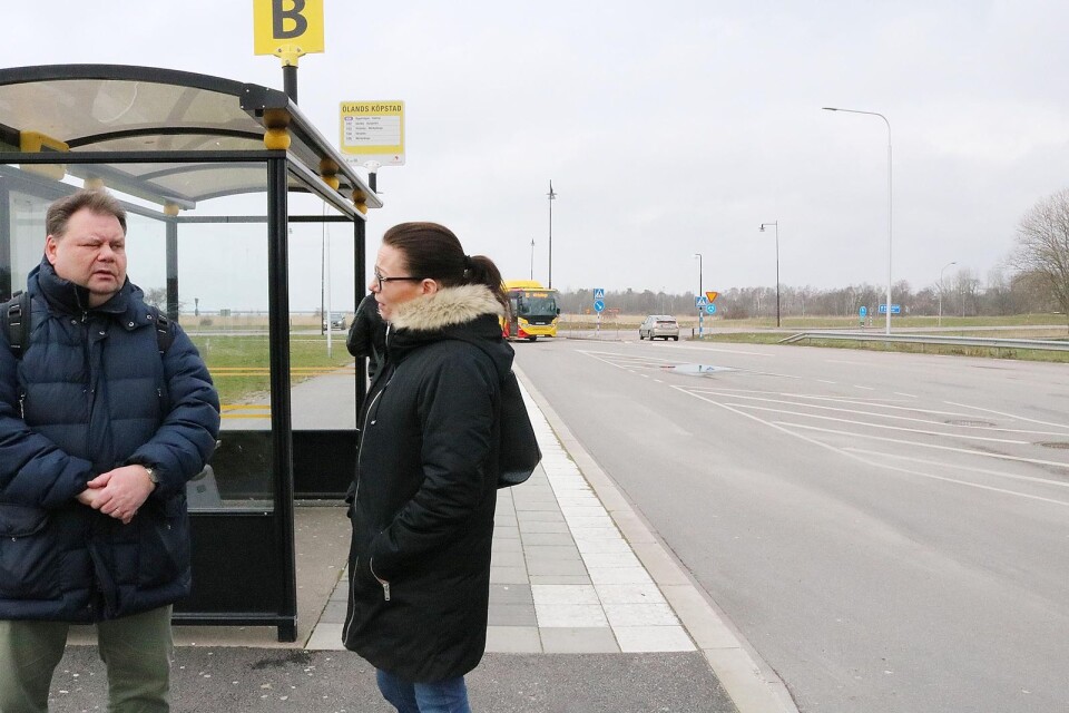 Peter Wretlund och Matilda Wärenfalk åkte buss på södra Öland.