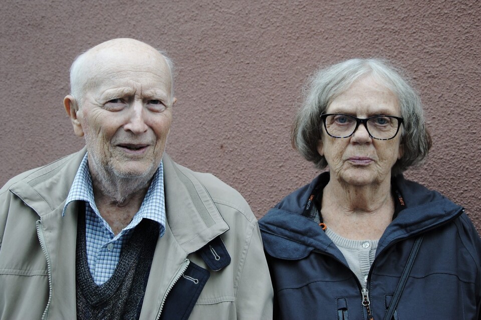 Gunnar och Kerstin Svensson, Osby, känner sig otrygga och svikna sedan de var med om en traumatisk händelse i somras. FOTO: SUSANNE GÄRE