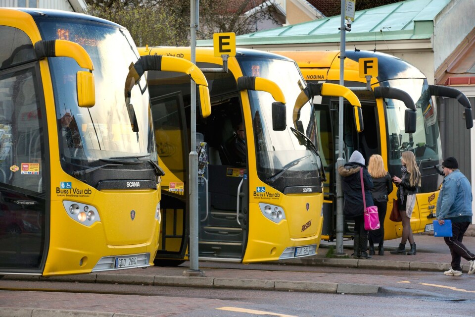 Anders Andersson (KD): ”vi riskerar att behöva ta resurser från sjukvården för att bekosta bussar som kör tomma.”