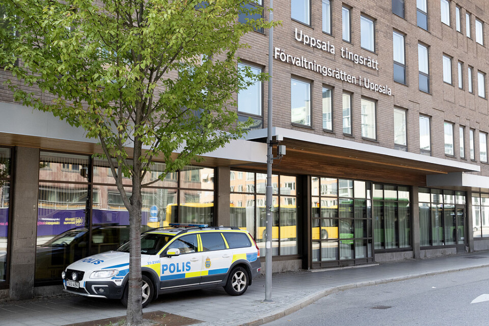 Uppsala tingsrätt utrymdes och spärrades av efter ett hot som inkom via mejl i slutet av augusti. Enligt åklagaren har en man som tvångsvårdas på en rättspsykiatrisk klinik erkänt att han skickade mejlen. Arkivbild.