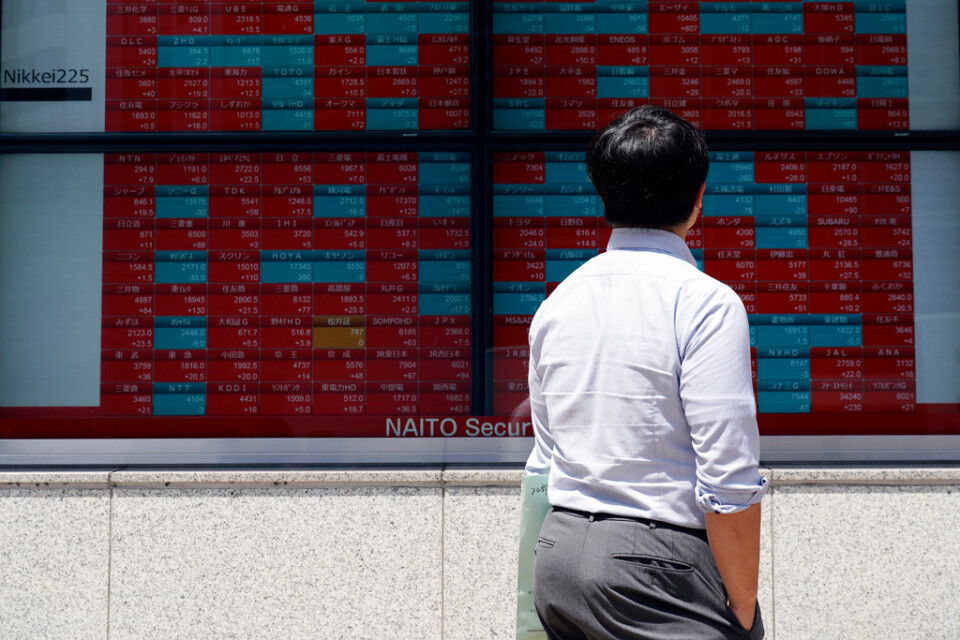 Handeln på Asiens ledande börser inledde veckan försiktigt. Arkivbild.