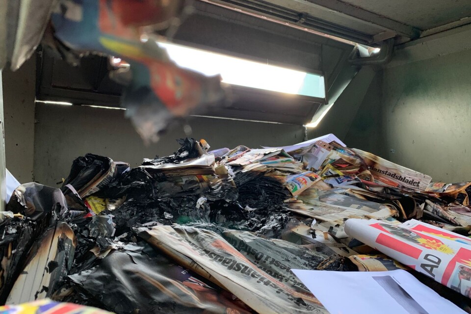 Tidningar har brunnit i container vid Ica Maxi.