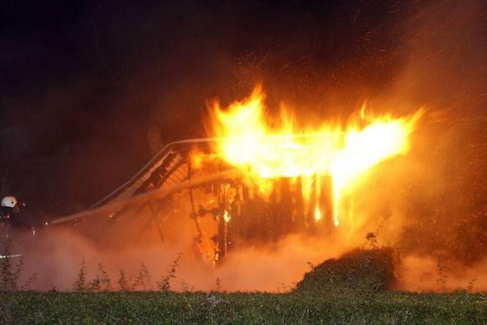 Det brann på soprummet intill Lillevångsskolan på torsdagskvällen. Bild: Tomas Nyberg