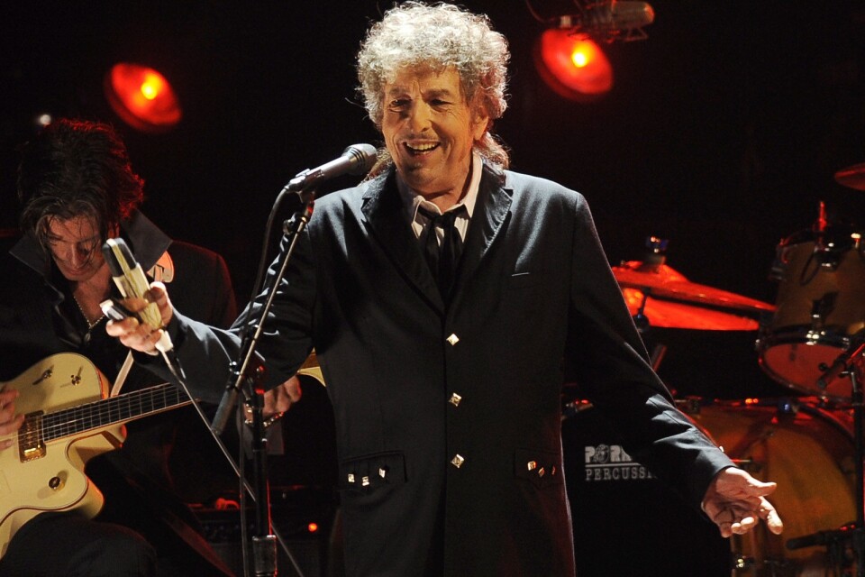Bob Dylan, här under en spelning 2012, är snart tillbaka på scen. Arkivbild.