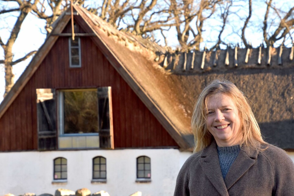 Christel Lundberg trivs utmärkt på Tjörnedala konsthall, där hon sedan i november förra året är verksamhetschef. Som Malmöbo har hon en bit att åka och började med att köra bil, men insåg att hon kunde få mer gjort om hon åkte buss i stället. Restiden är utmärkt att använda till jobb.